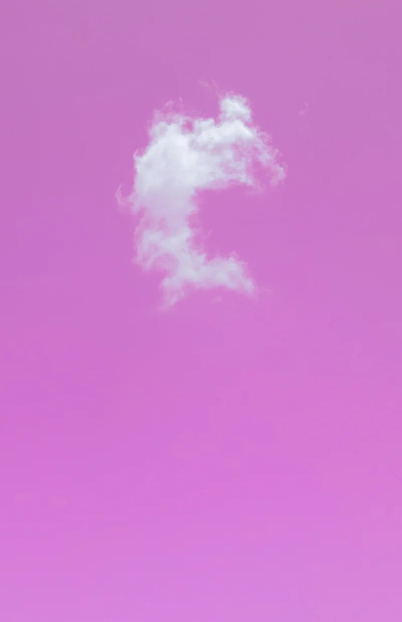 Ciemnoniebieska spokojna grafika z tytułem